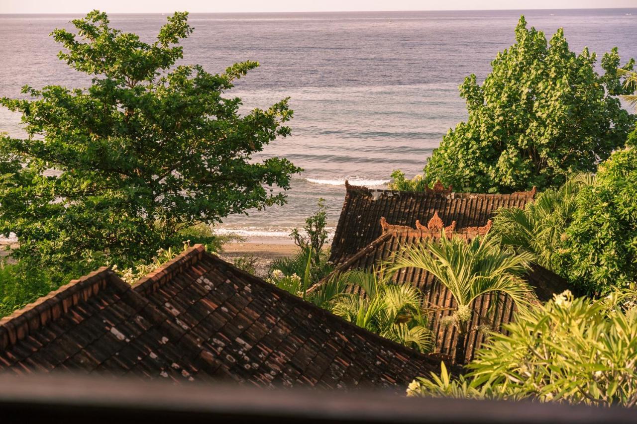 Coral Bay Bungalows Amed  Exterior photo